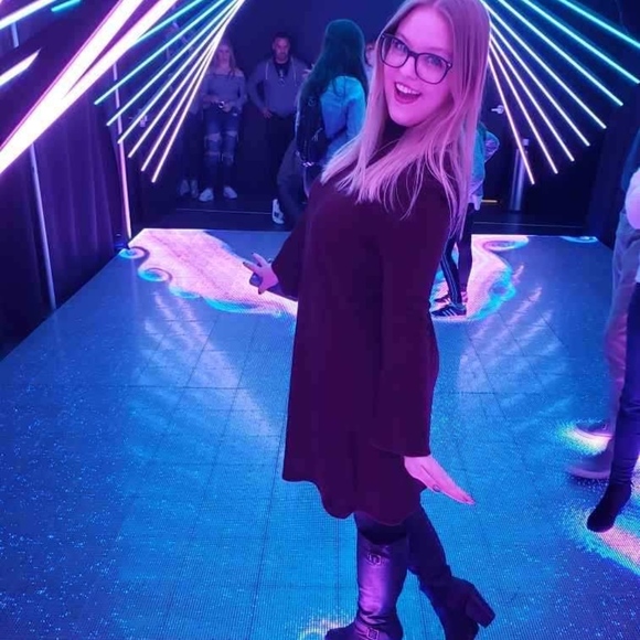 Meet your Posher at Salvage and Sage! - Picture 2 of 5